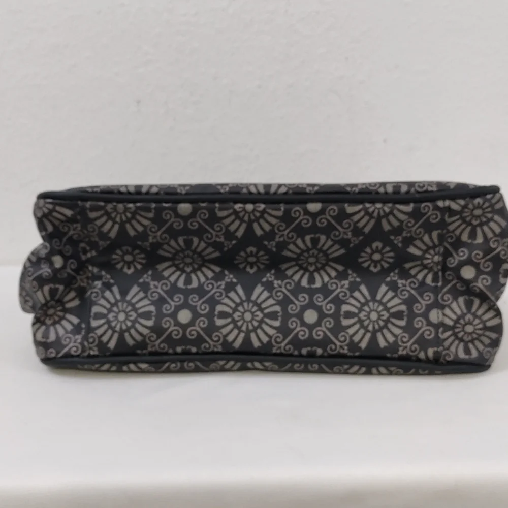Petunia Pickle Bottom Diaper Bag Handbag - Picture 7 of 14